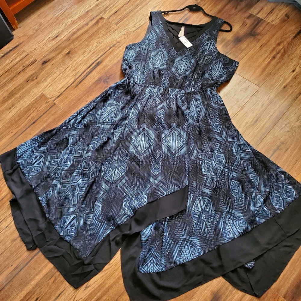 Handkerchief Style Summer Dress w Pockets NWT